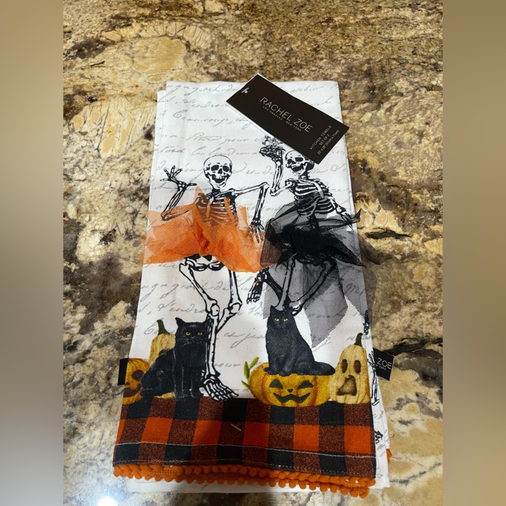 Rachel Zoe embroidered dancing skeletons pumpkins  towel set 20”x28” Brand new